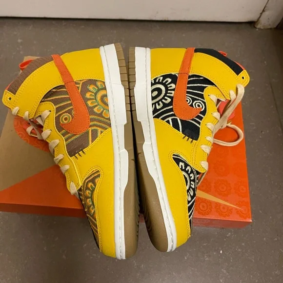 Nike | Shoes | Dunk Familia Size7 Mens | Poshmark display picture 1